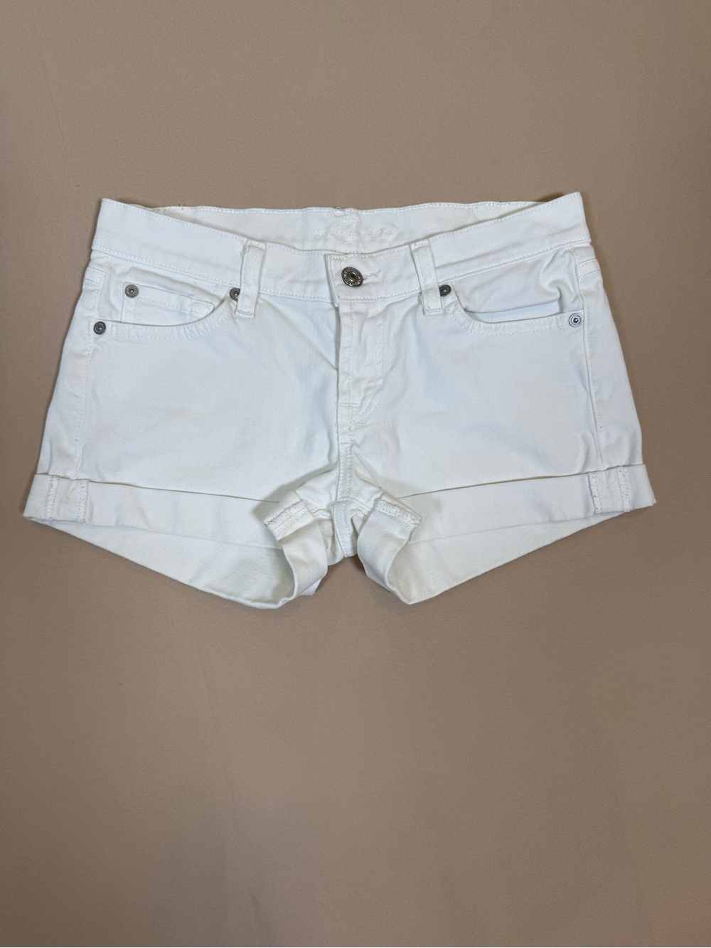 7 For All Mankind White Roll Up Short, Size 25.